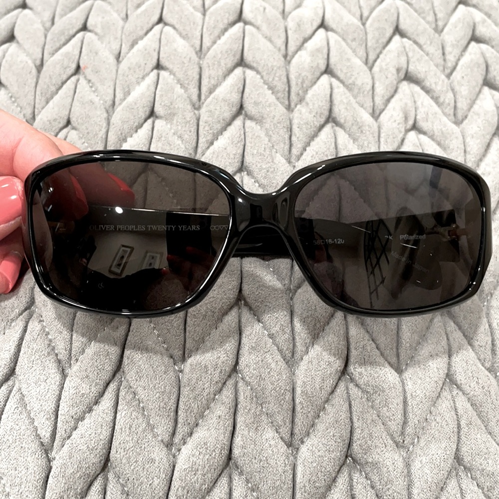 Oliver Peoples black sunglasses authenticate